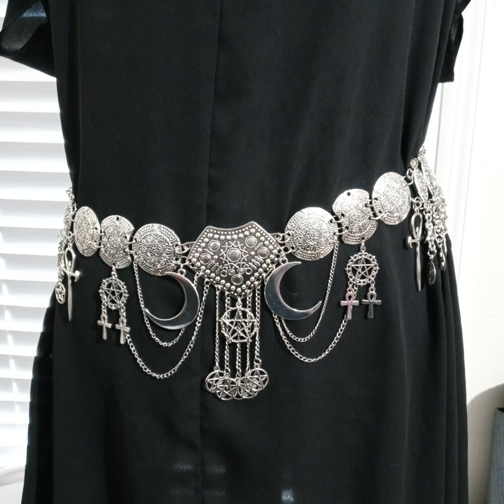 witchy goth Silver-Tone Chain Belt – Ankh, Pentacle & Crescent Moon Charms - Picture 8 of 8